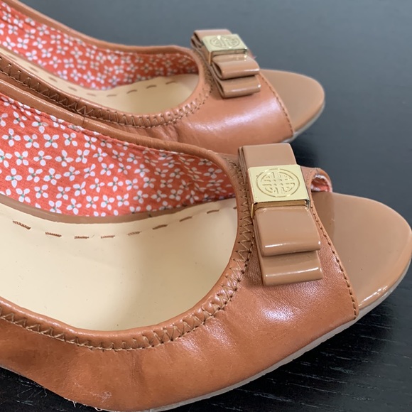 AUDREY BROOKE genuine tan leather wedge heel - Picture 10 of 12